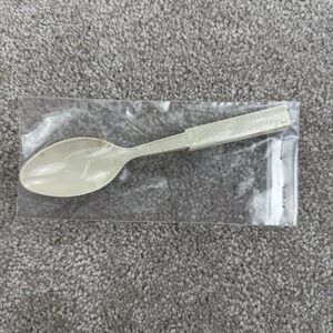 2 Vintage Wendy's Fast Food Restaurant Plastic Spoons "Old Fashioned Hamburgers"